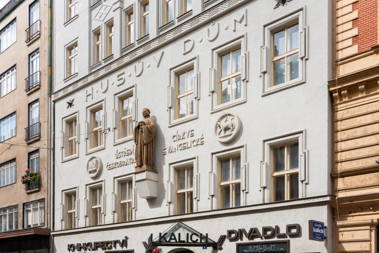 Theatre 9 Apartments By Adrez Praag Buitenkant foto