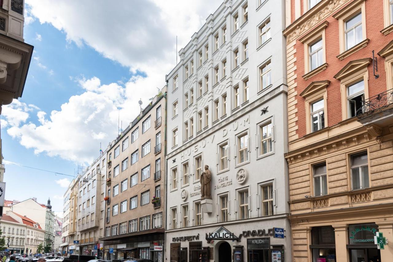 Theatre 9 Apartments By Adrez Praag Buitenkant foto