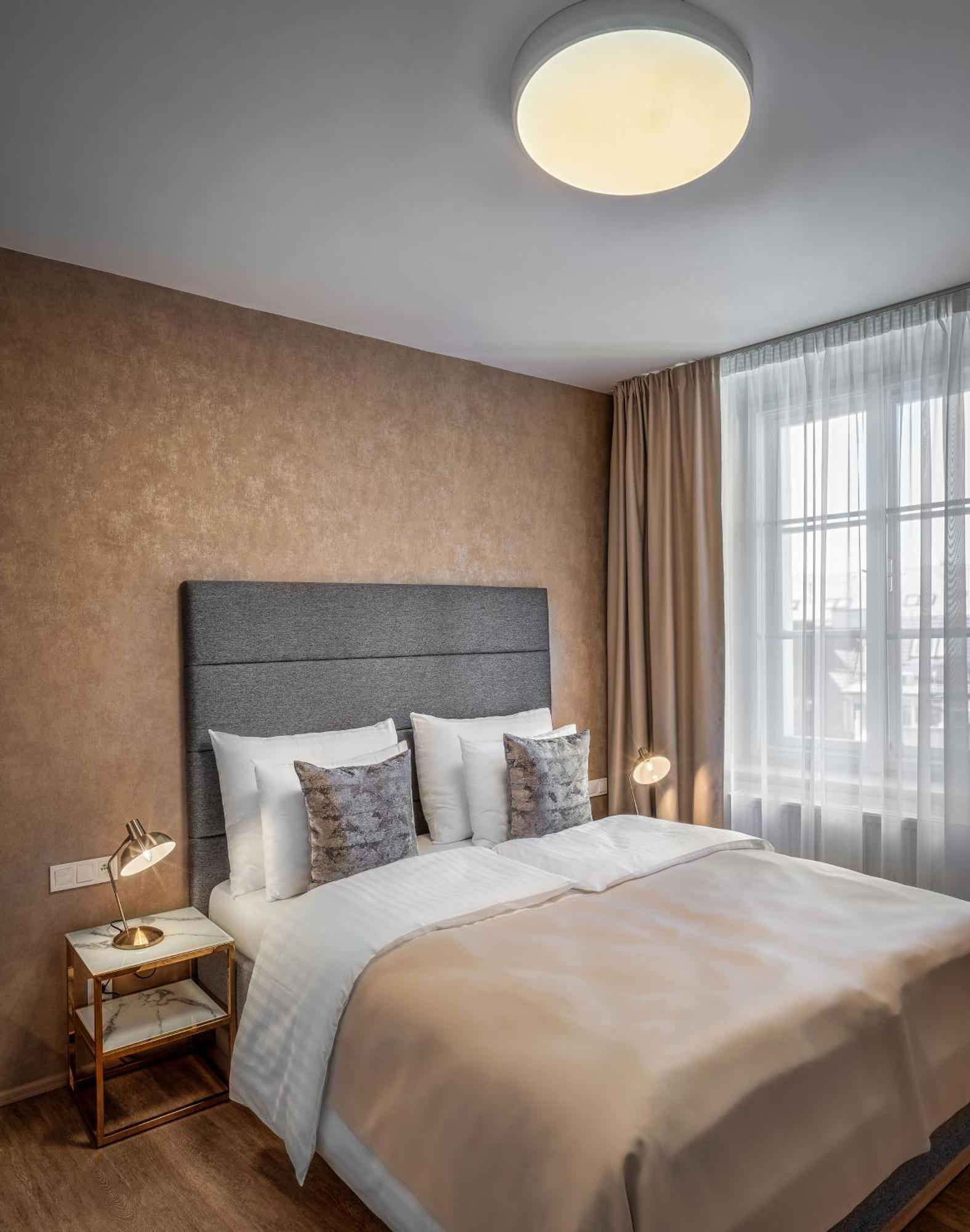 Theatre 9 Apartments By Adrez Praag Buitenkant foto